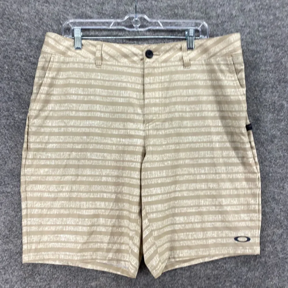 Unbranded Shorts Men 30 Beige Striped Mid Rise Flat Front Chino Pockets Regular